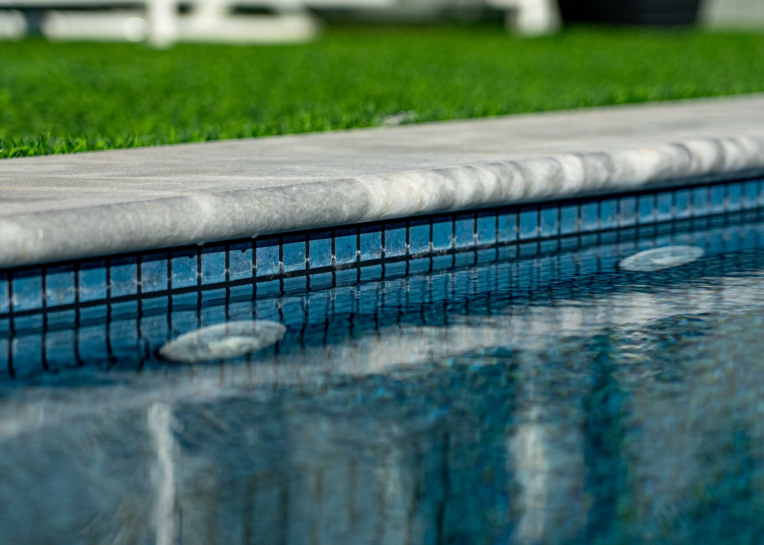 Пленка ПВХ Ogenflex Matrix Blue Black Strip, голубая мозаика с черной затиркой-3D в каталоге e-pool.by